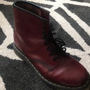 Oxblood sz 8 doc martens